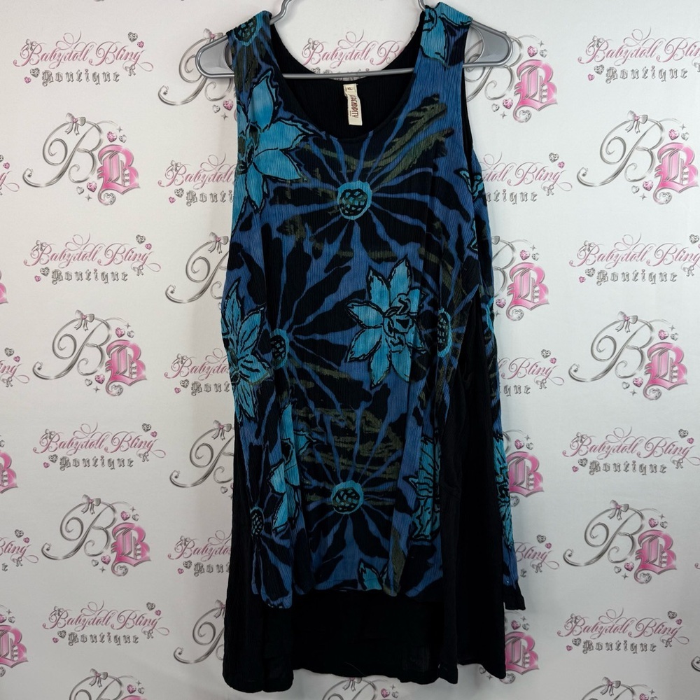 Serendipity Maui Hawaii dress Stylish Floral Sleeveless Top in Blue and Black